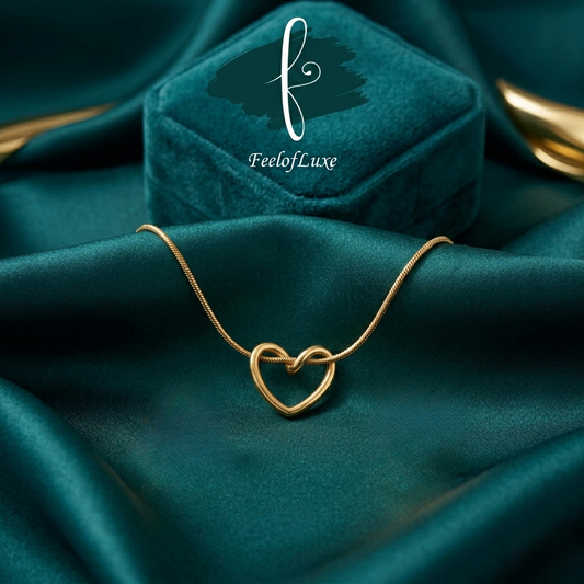 18K GOLD PLATED MINIMAL HEART PENDANT